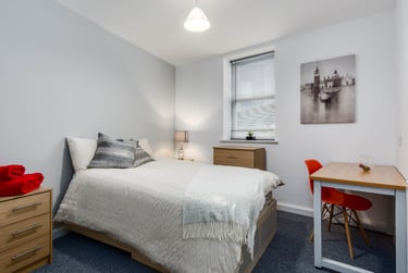 2 bed house, Elizabeth Court, City centre, Plymouth, PL12DH - Image 2